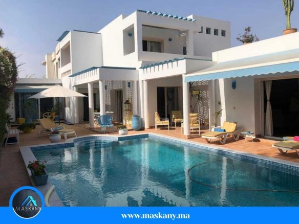 فيلا للبيع قرب ملعب الكولف أكادير